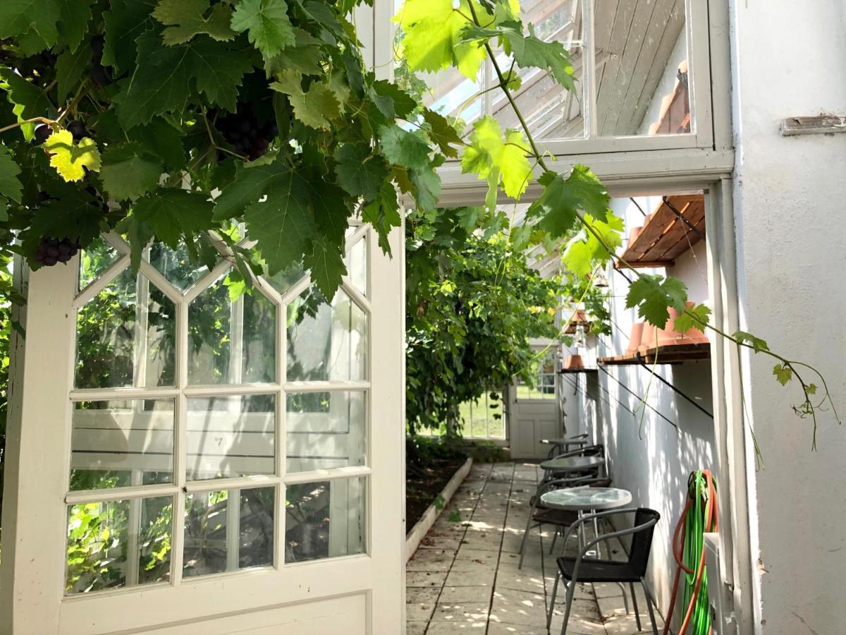 Отель Nygarden Stjaernholm Нючепинг Экстерьер фото